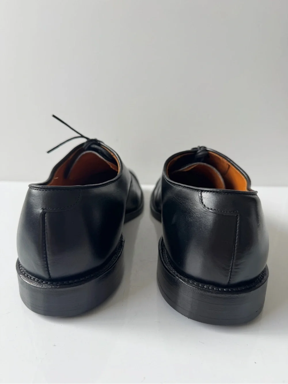Allen Edmonds light dress